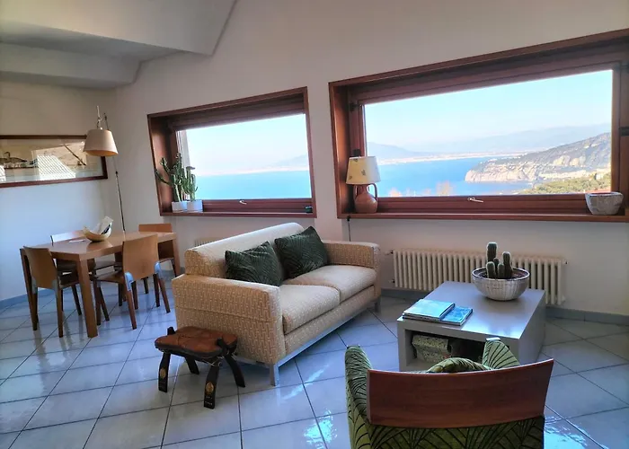Una Vedetta Sul Mare SantʼAgata sui Due Golfi