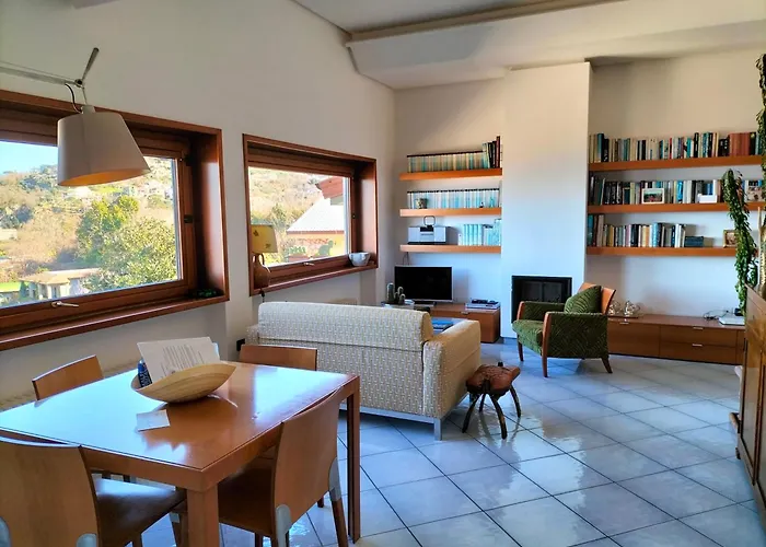 Apartmán Una Vedetta Sul Mare SantʼAgata sui Due Golfi